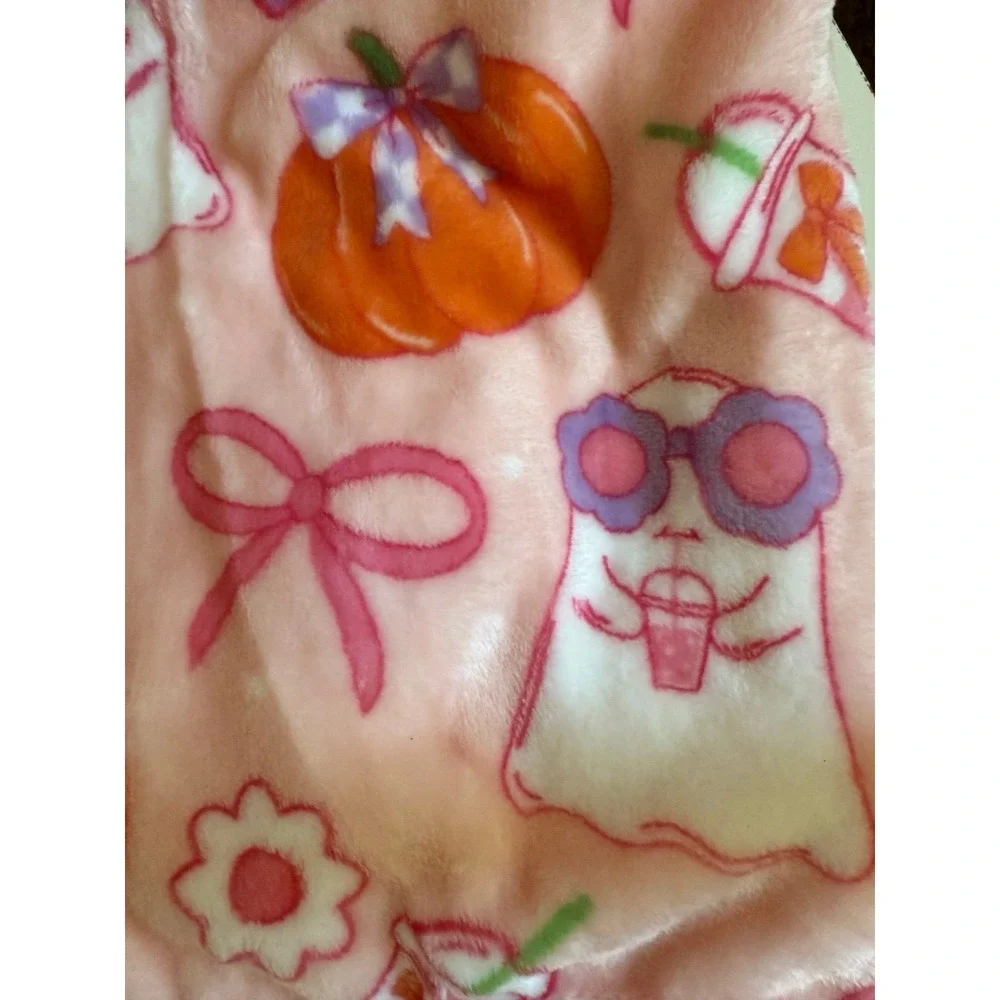 Pink NWT Halloween Blanket with Ghost w/ Glasses, Starbucks Cup & Bows Throw